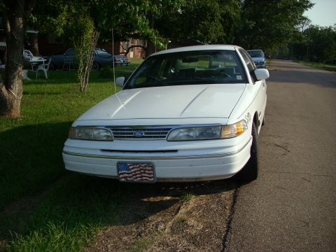 1993 Ford Crown Victoria photo