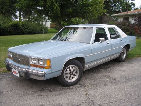 1988 Ford LTD Crown Victoria photo