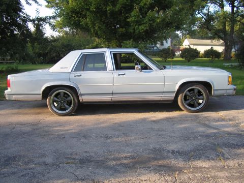 1988 Ford LTD Crown Victoria photo
