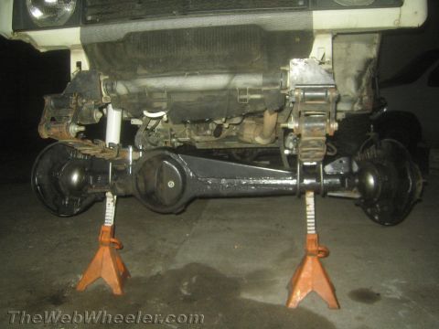 1987 Suzuki Samurai - Front Toyota axle in. :)