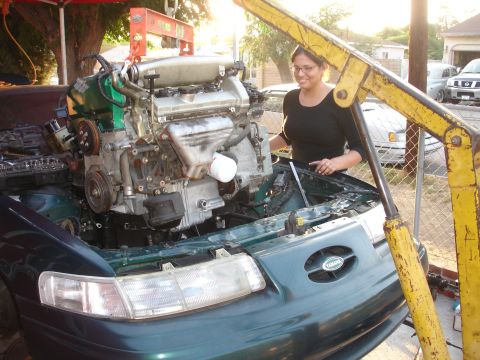 1993 Ford Taurus - Engine removal and installation in a 1993 Ford Taurus.
