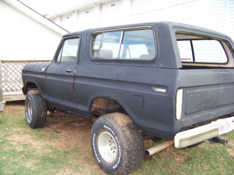 1979 Ford Bronco - The new paint job.