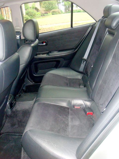 2001 Lexus IS 300 “Lynn”