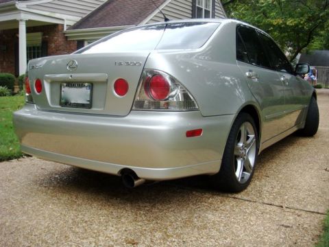2001 Lexus IS 300 “Lynn”