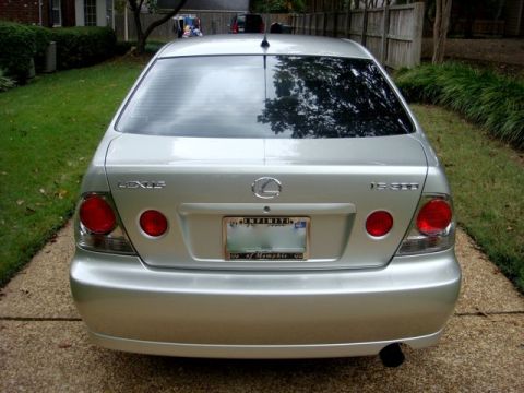 2001 Lexus IS 300 “Lynn”