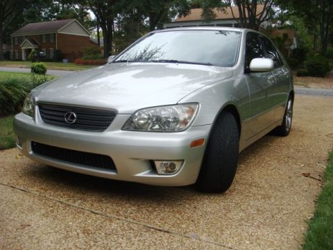 2001 Lexus IS 300 “Lynn”