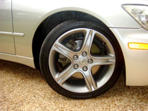 2001 Lexus IS 300 “Lynn”