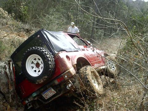 1985 Ford Bronco - Squeezing the JUICE....the Gulley