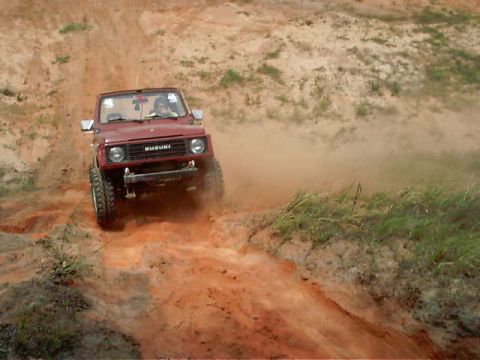 1985 Ford Bronco - Now if this isn't nerve racking, i don't know what is. Its scarey to go up in a fullsize..but terriffying to watch a sami try, and have the…