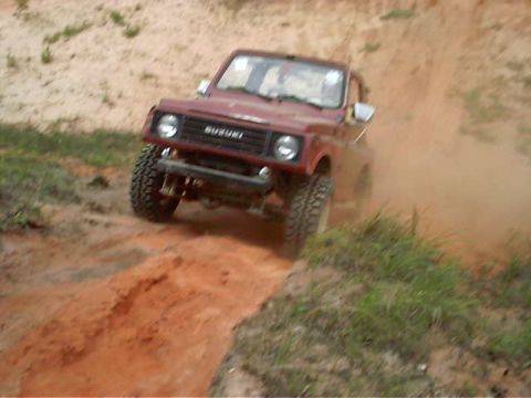 1985 Ford Bronco - better angle of Perry trying to get up the hill