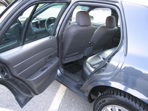 2001 Ford Crown Victoria