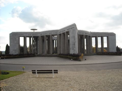 1979 Ford F-150 - This monument features columns bearing the names of various US states, set against a cloudy sky.