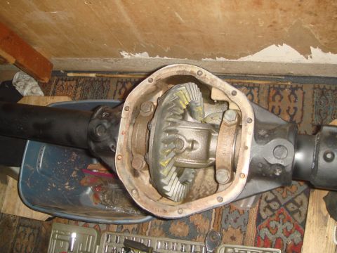 1992 Ford Bronco - The internal gears of a vehicle's differential are exposed for inspection or repair.