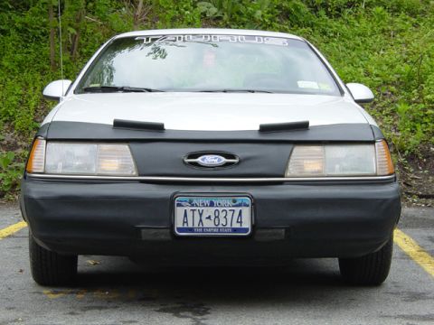1990 Ford Taurus photo