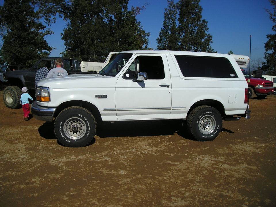 White 1992 Ford Bronco side view. BFGoodrich All-Terrain T/A tires