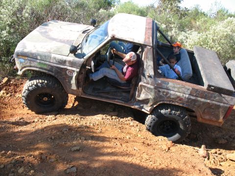 1993 Ford Bronco - plenty of clearance