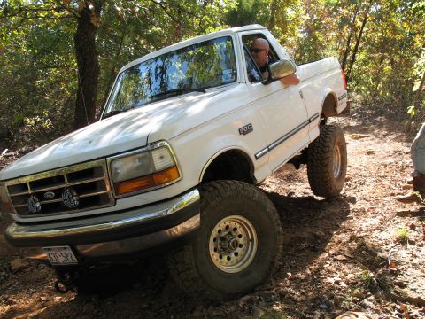 1993 Ford Bronco - teetering forward