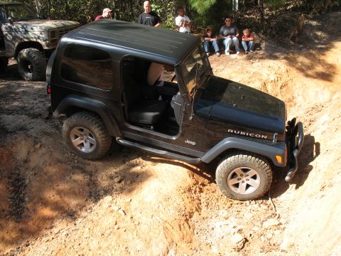 1993 Ford Bronco - it's kinda amazing how close everything always comes to scraping on the Rubi, but rarely does...