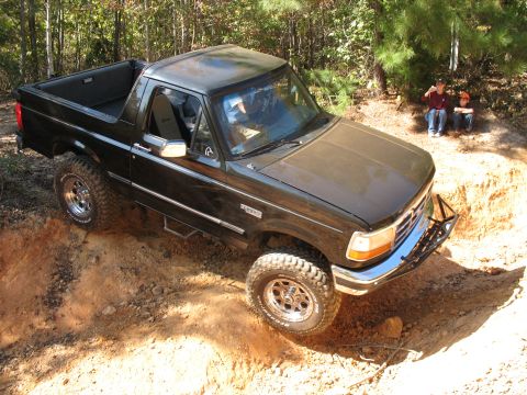 1993 Ford Bronco - black paint and red dirt don't get along...
