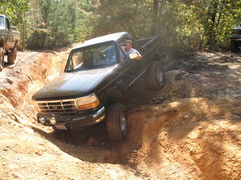 1993 Ford Bronco - backing up to give it another go