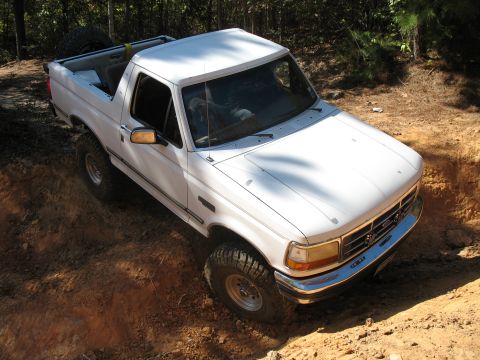 1993 Ford Bronco - time for Ben to drop in