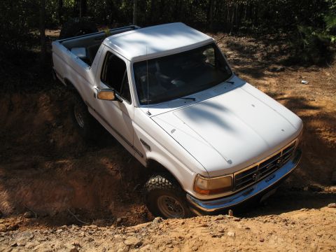 1993 Ford Bronco - running into the same bank clearance issues as Joe did. I should mention that Jack blew through this and took out about 6" of dirt after I…