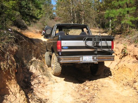 1993 Ford Bronco - Joe is movin on up