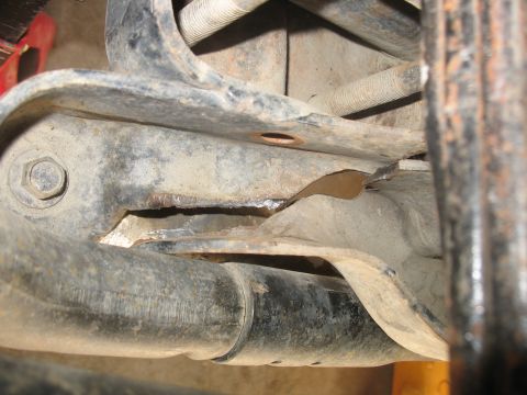 2001 Ford F-250 - Broken bar 1