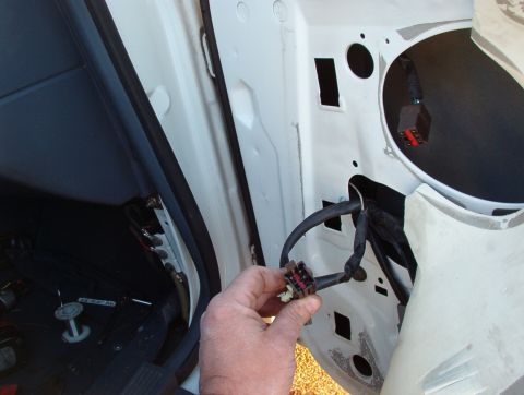 1998 Mercury Grand Marquis - I've swapped the heated mirrors on with the original white covers, and now I'm swapping the terminals from the donor connector into the doo…
