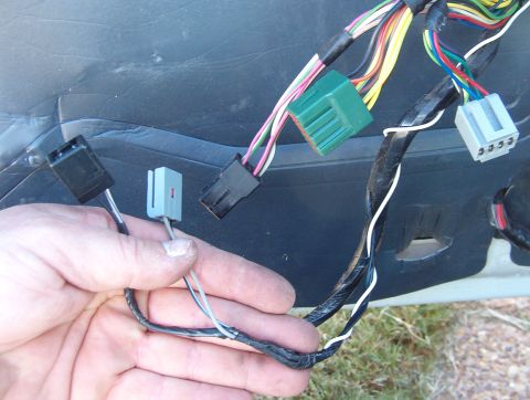1998 Mercury Grand Marquis - On cars without keyless entry, the trunk switch feed (Bk/Wh) can be used to power the fuel door release. But on this one, I had to tap that…