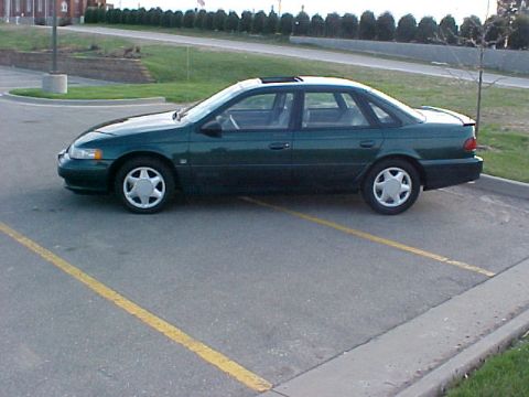 1994 Ford Taurus photo