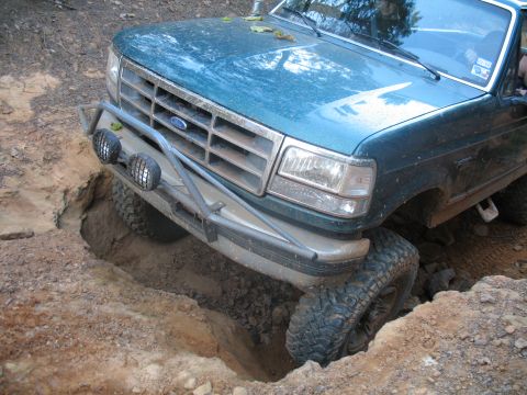 1993 Ford Bronco - wow, it looks small under Will's truck