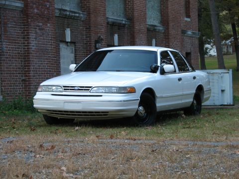 1996 Ford Crown Victoria photo