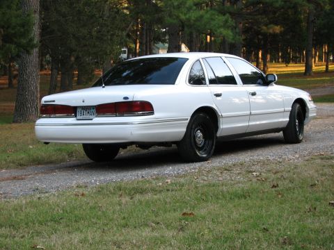 1996 Ford Crown Victoria photo