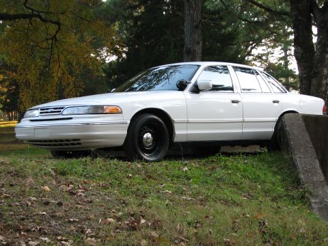 1996 Ford Crown Victoria photo