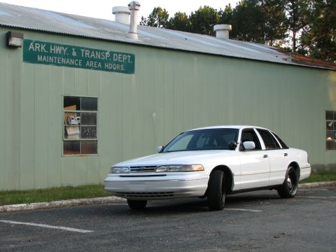 1996 Ford Crown Victoria photo