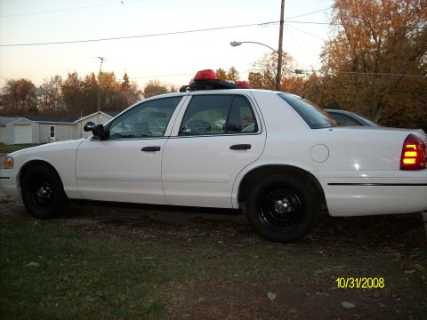 2000 Ford Crown Victoria photo