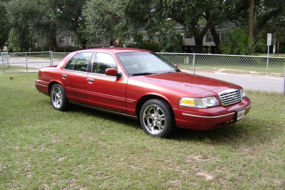 1999 Ford Crown Victoria “LATINO HEAT”