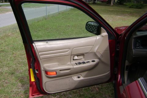1999 Ford Crown Victoria - FRONT DRIVERS DOOR