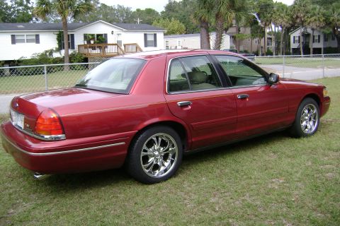1999 Ford Crown Victoria photo