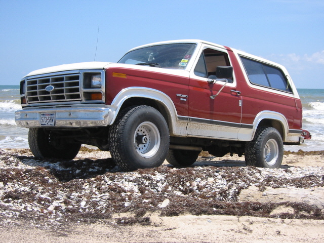 1984 Ford Bronco “84BeachBronco”