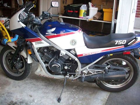 1985 Honda Interceptor “VF750F”