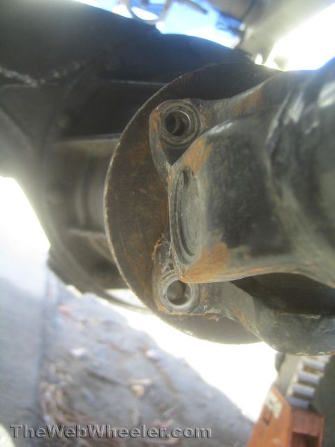 1987 Suzuki Samurai - bolt holes dont line up on the front axle?