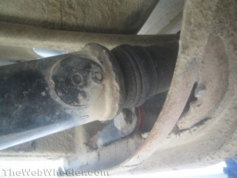 1987 Suzuki Samurai - Front axle shaft angle dont seem to bad.