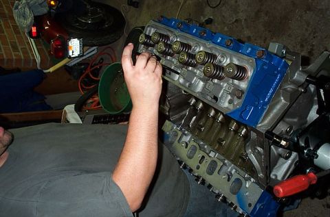 1978 Ford Bronco - Heads on, Push Rods being put in.
