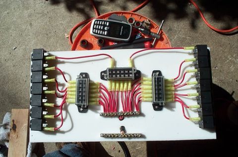 1978 Ford Bronco - Hot power wired to Relays from fuses.