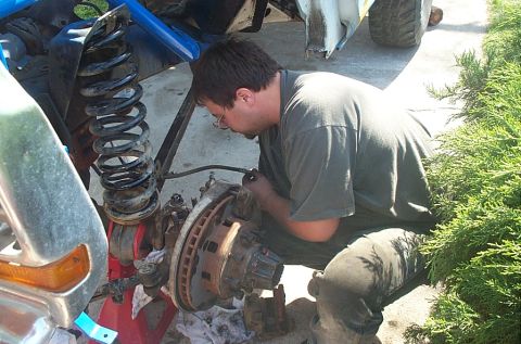1978 Ford Bronco - My dana 44 installed from the 76 F-150 and 8 lug outters on it.