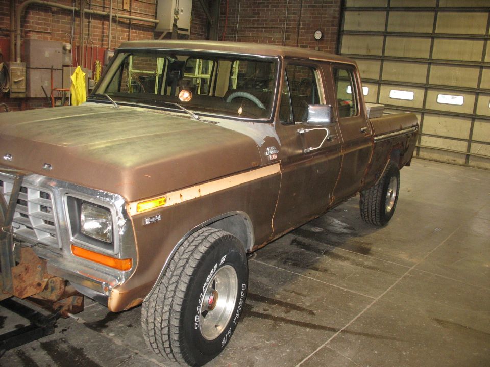 Brown 1978 Ford F-250 four-door pickup truck, 3q front view