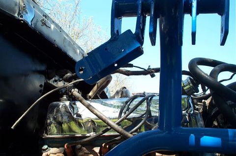 1978 Ford Bronco - Front shock mount. They need to make longer shocks still.