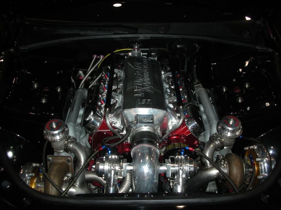 Twin-turbocharged V8 engine with Wilson Manifolds intake and dual turbochargers